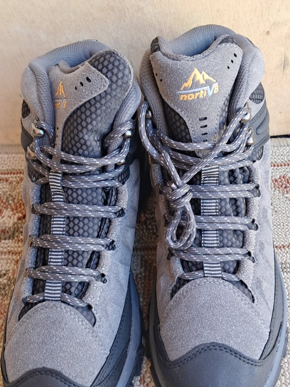 Nortiv8 Youth/Men Hiking Boot Size 9 Brand New